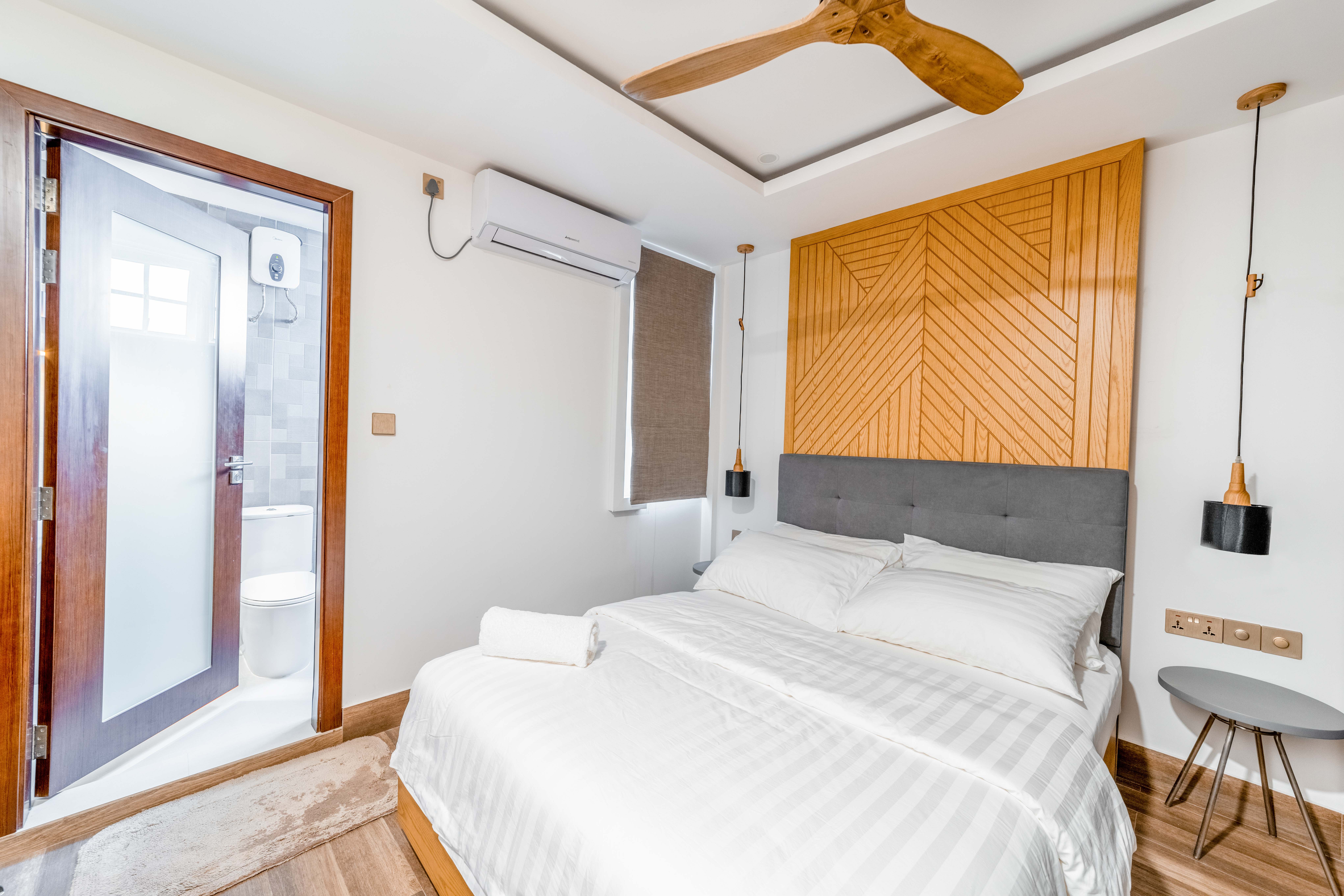 Deluxe Room image 3